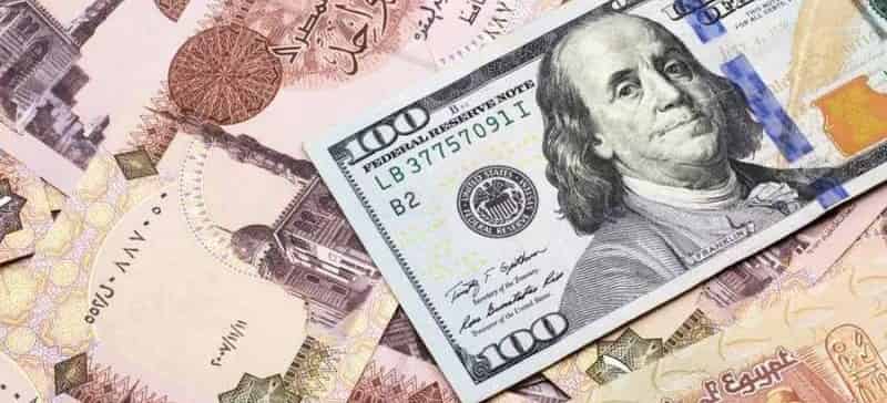 كابيتال إيكونوميكس تتوقع انخفاض الجنيه أمام الدولار بنهاية 2024